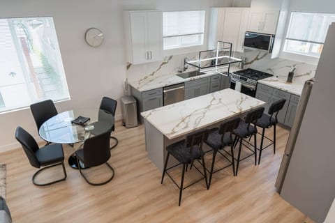 DINING AREA & KITCHEN -- View 3D Virtual Tour of the Property Here: https://tinyurl.com/y6hx8a9e