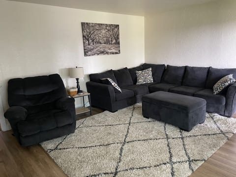 King bed, pet friendly, comfortable house!