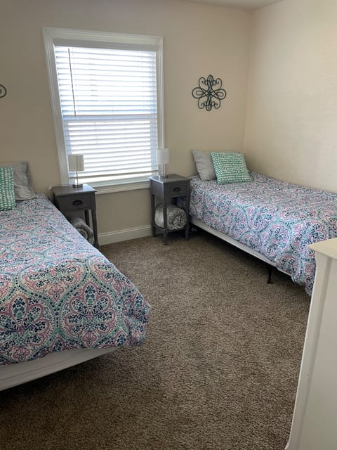 King bed, pet friendly, comfortable house!