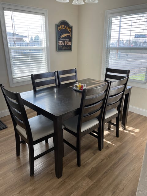 King bed, pet friendly, comfortable house!