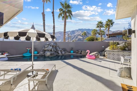 NEW! Racquet Club: Private Pool & Mountain Views