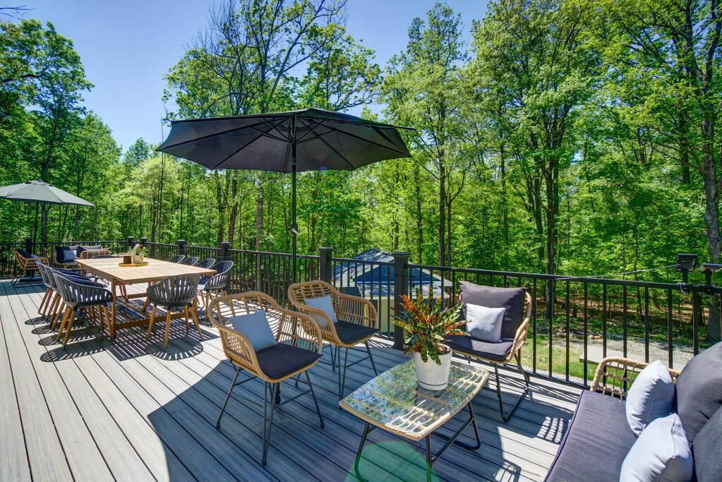 4 King Suites | Hot Tub | FirePit | Arcade | Games