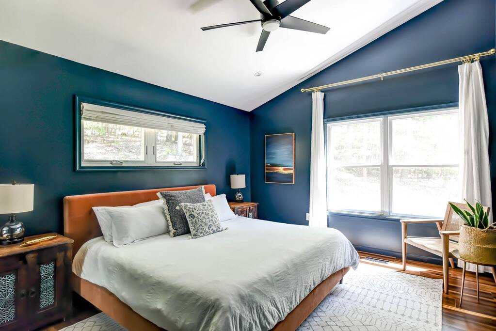 4 King Suites | Hot Tub | FirePit | Arcade | Games