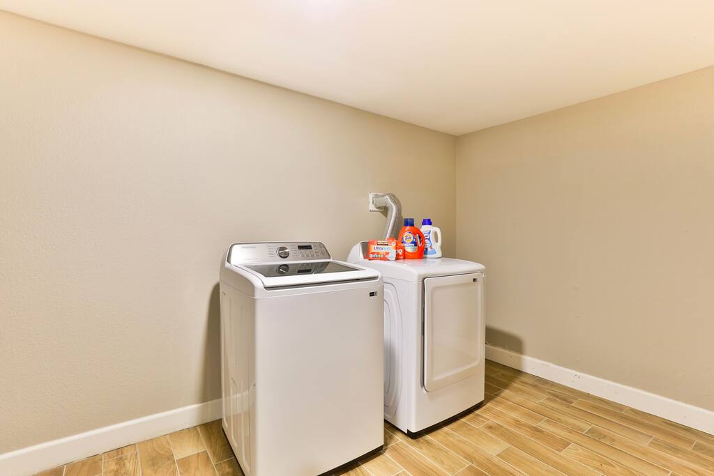 Washer dryer room