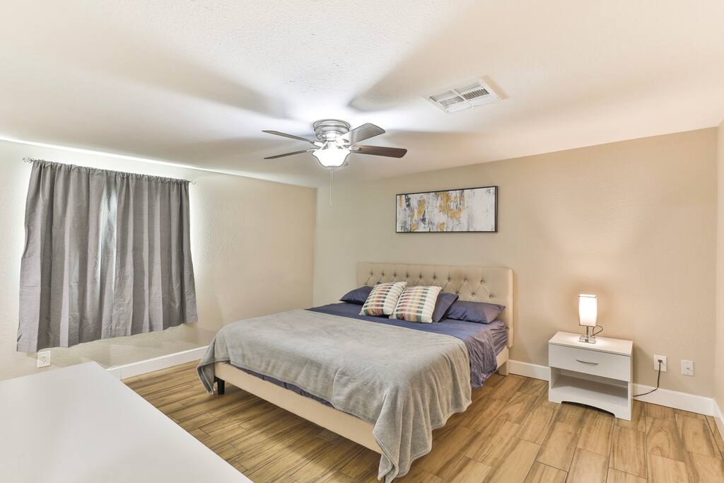 Bedroom # 4 : King size bed