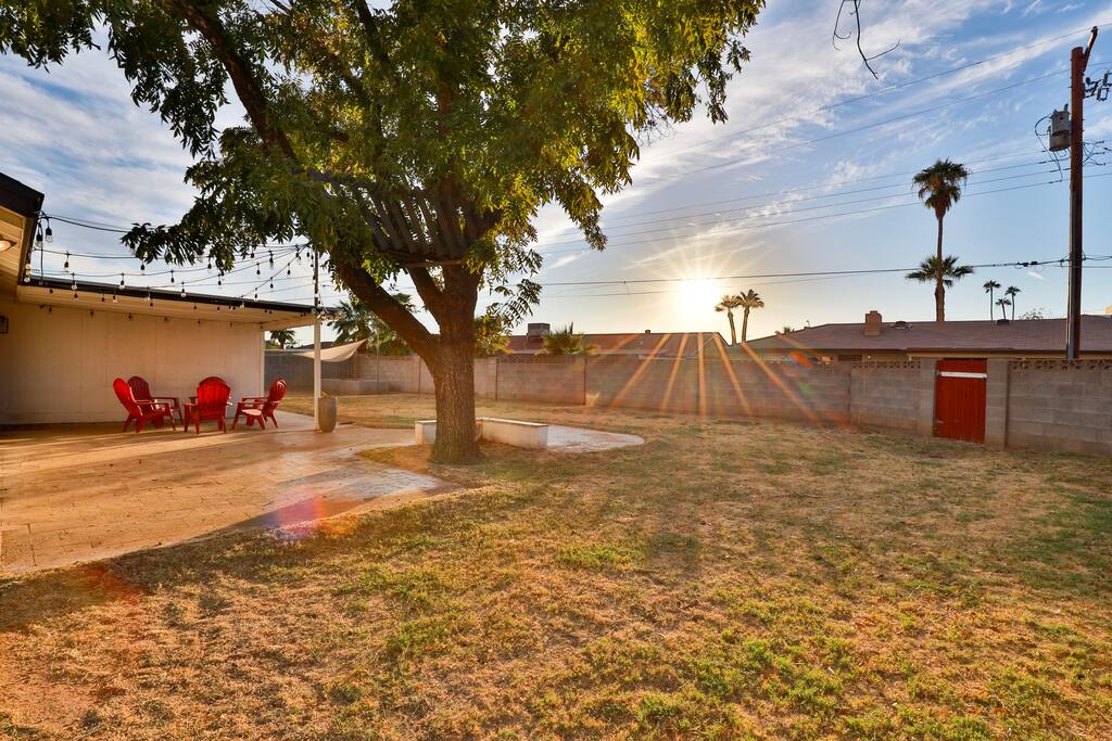 Great sunset view from the backyard