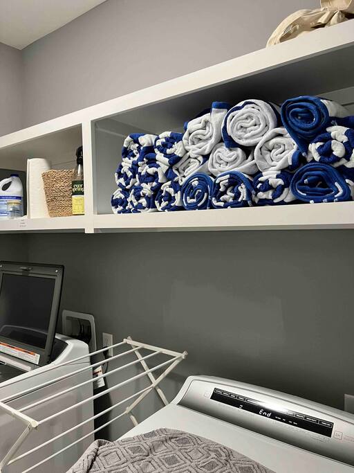 Hot tub towels provided.