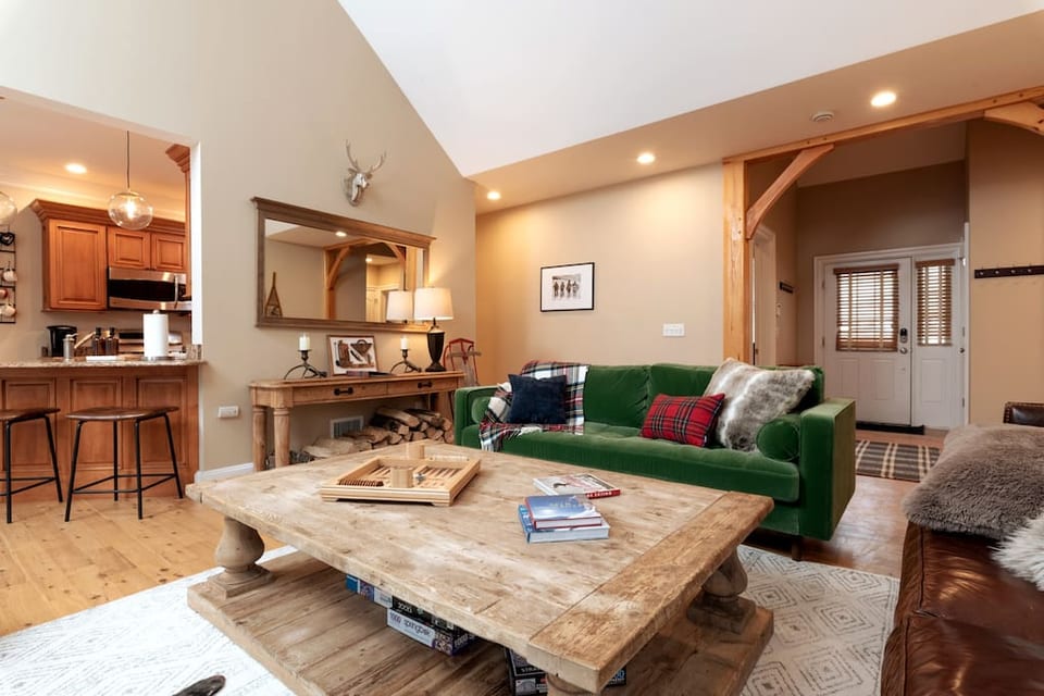 The Lodge at Snow Mountain Farms | 5 BDR | 3 BA | 3,500 sqft