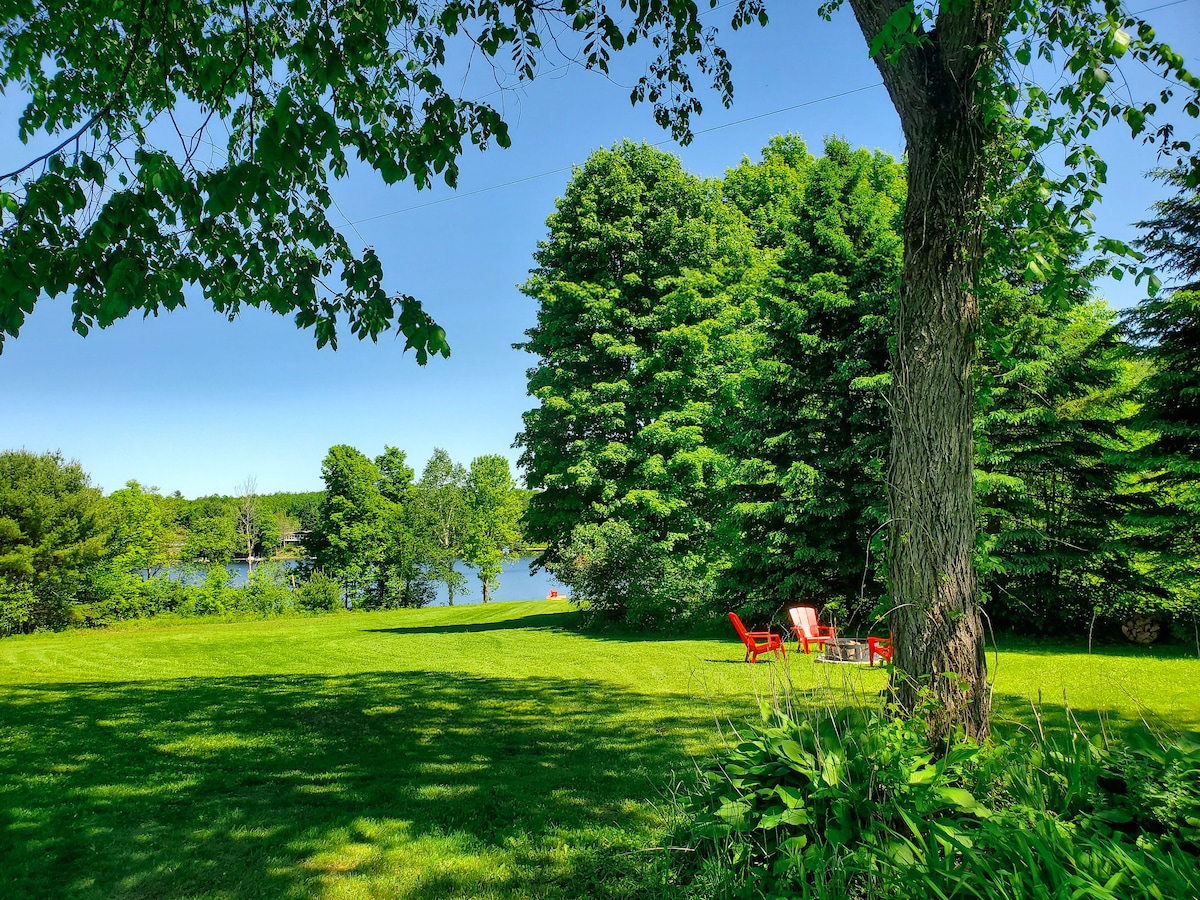 Silver Maple Farmhouse - Algonquin Highlands Silver Maple Farmhouse - Algonquin Highlands