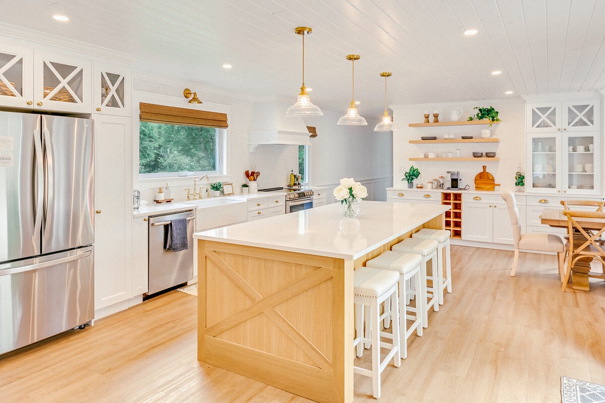 Silver Maple Farmhouse - Algonquin Highlands Silver Maple Farmhouse - Algonquin Highlands