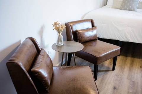 Cozy private guest suite close to I-24 w/ fire pit