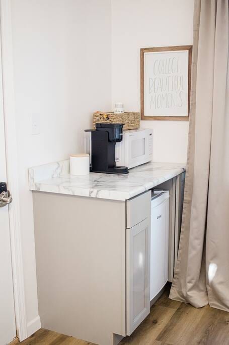 Cozy private guest suite close to I-24 w/ fire pit