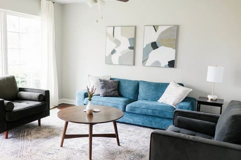 Quiet, remodeled home near I-24