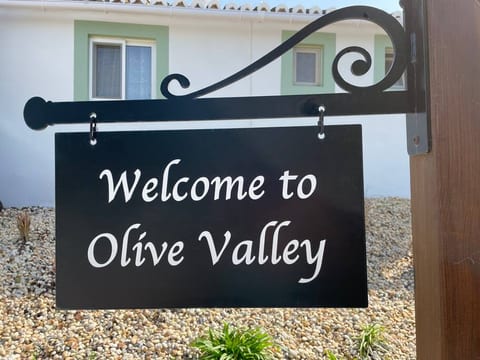 Welcome to olivevalley.eu