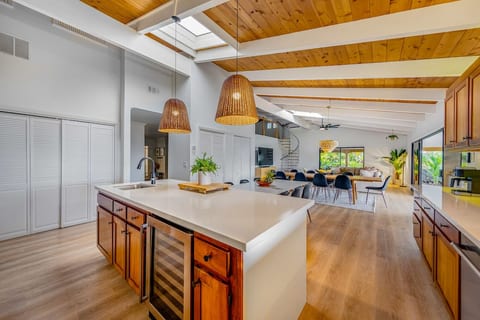 Designer House w Lap Pool AC Sunset Ocean Views