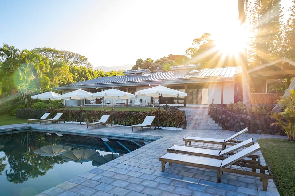 Designer House w Lap Pool AC Sunset Ocean Views - Kona