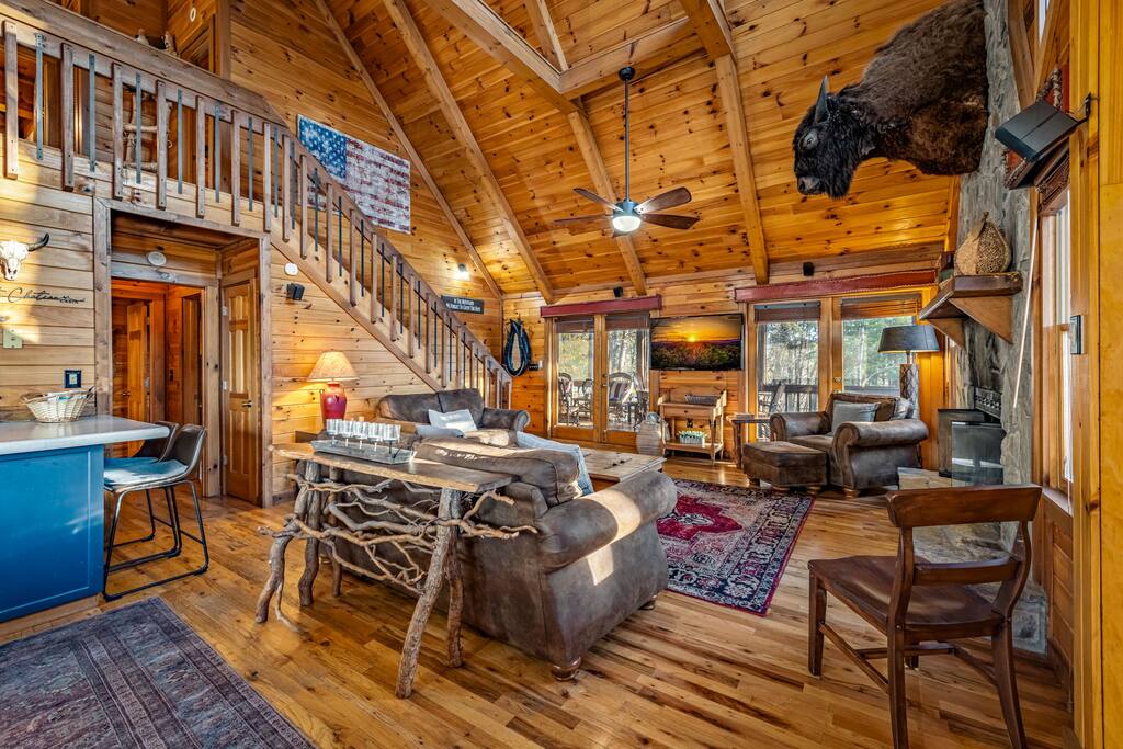 views-for-miles!-wi-fi-new-hot-tub-fire-pit!/