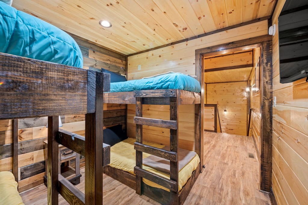 Did someone say bunk room!? The kids will love it! Did someone say bunk room!? The kids will love it! - Overlook Swim Lodge - Sevierville