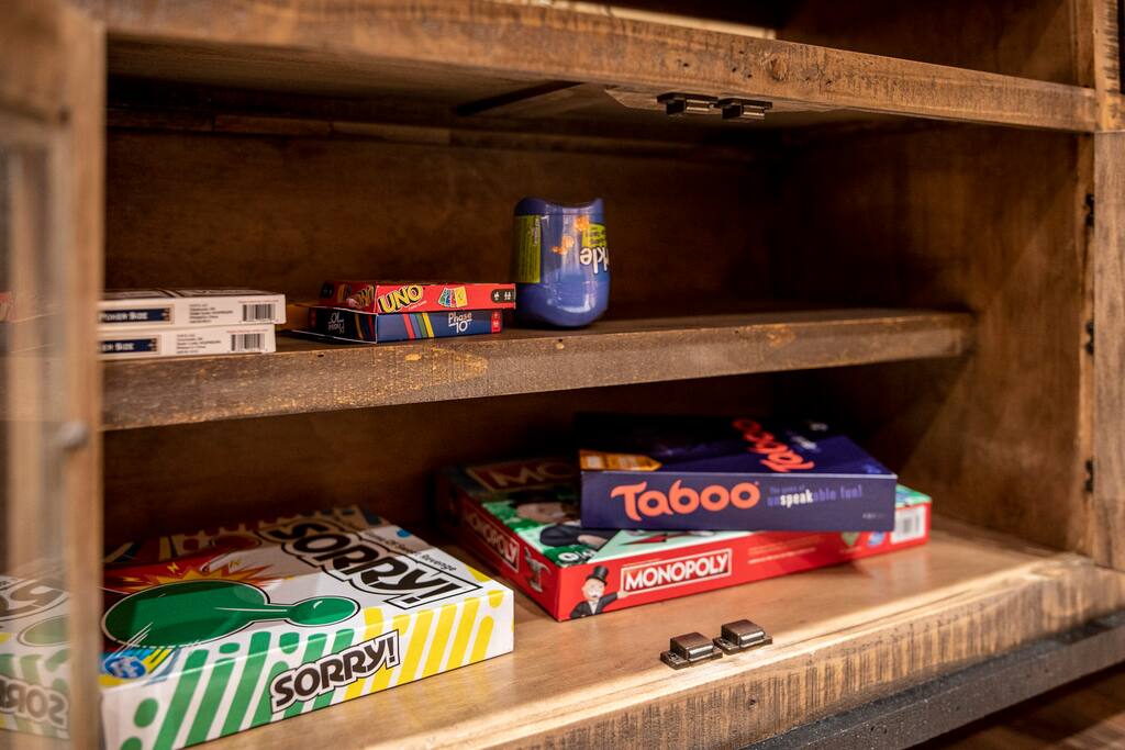 Games for the whole family! Games for the whole family! - Overlook Swim Lodge - Sevierville