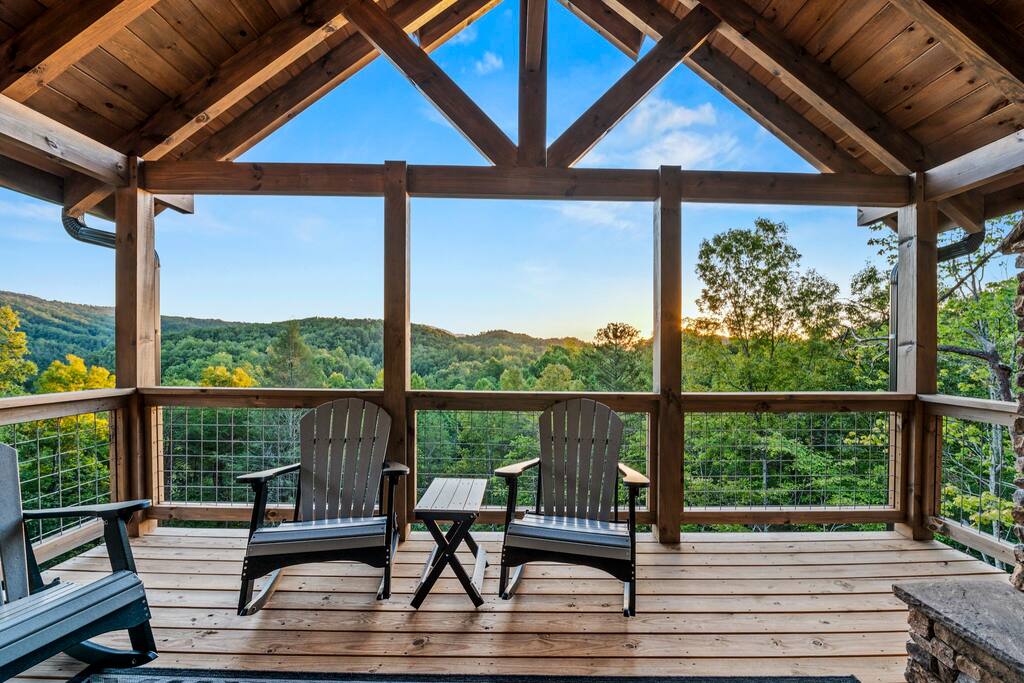 The beautiful smoky mountains of Tennessee! The beautiful smoky mountains of Tennessee! - Overlook Swim Lodge - Sevierville