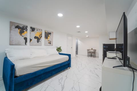 Amazing and modern studio serviced apartment
