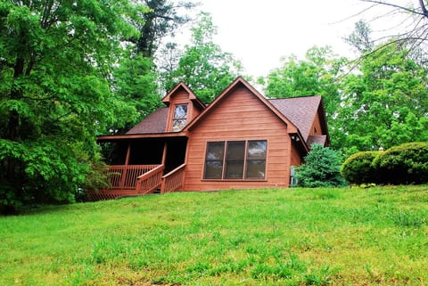 Plenty of privacy and only minutes from Pigeon Forge and Dollywood fun.