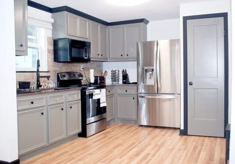 AFFORDABLE Home near NRG Stadium-Downtown Houston
