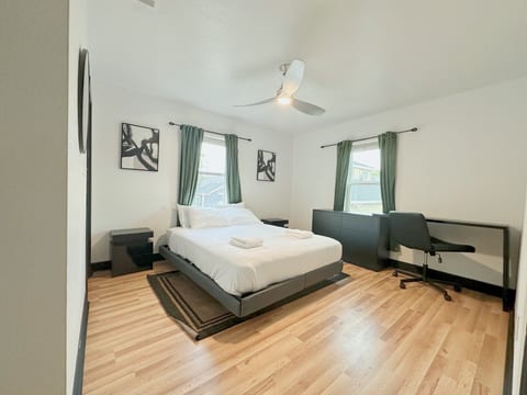AFFORDABLE Home near NRG Stadium-Downtown Houston