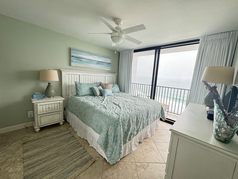 Master Bedroom, 1 King