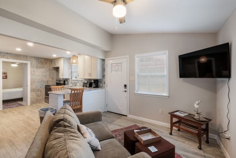 SA TX - Highland Coo Apartment in Home
