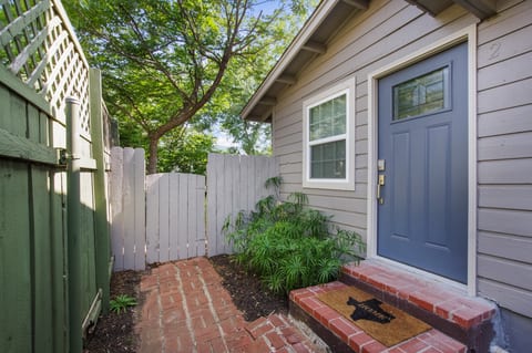 SA TX - Highland Coo Apartment in Home
