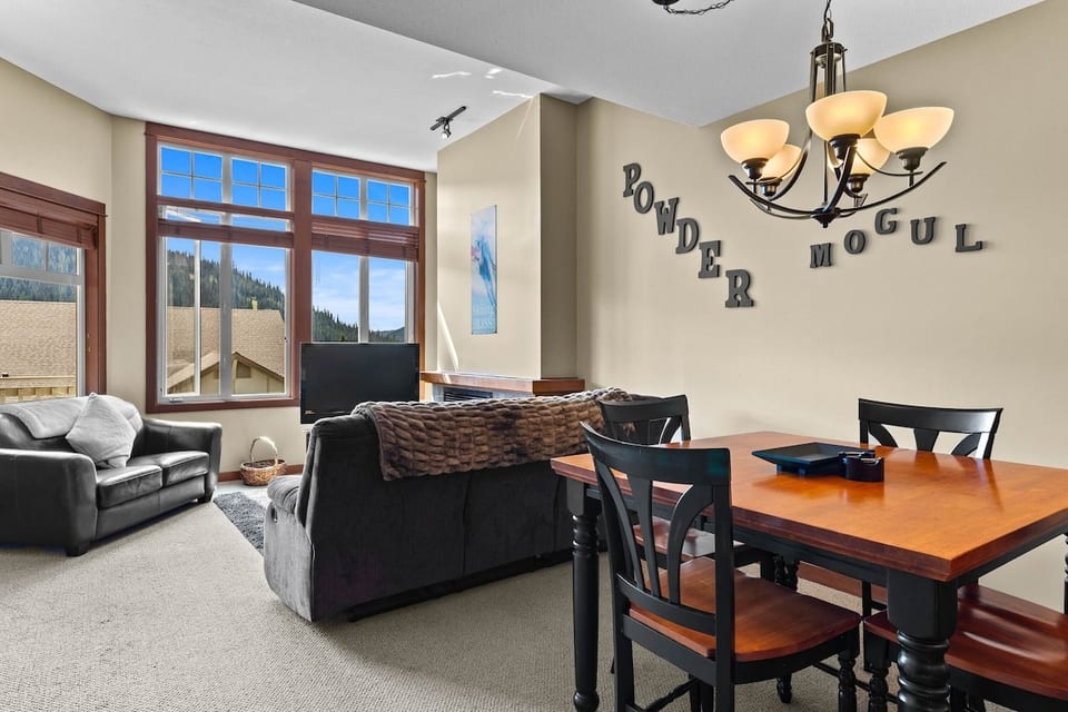 #27 Settler's Crossing - Ski-in/Ski-out 2 Bedroom - Sun Peaks