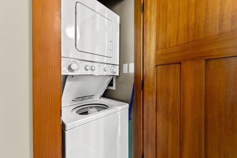 #27 Settler's Crossing - Ski-in/Ski-out 2 Bedroom
