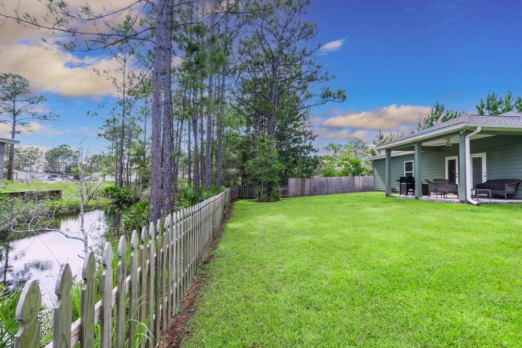 Family friendly 3 bed home minutes from beaches! - Gulf Breeze