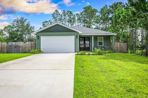 Family friendly 3 bed home minutes from beaches!