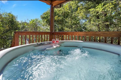Hot Tub | Location | Dogs ok | Arcade | Updated