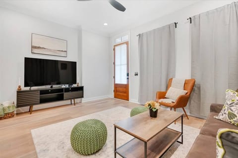 Historic District Gem: New 2BR/2BA for Long Stays