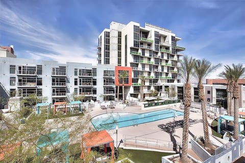 Loft Lv8 ※ Elegant Urban Oasis in Downtown Vegas