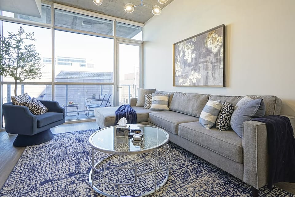 Loft Lv8 ※ Elegant Urban Oasis in Downtown Vegas - Las Vegas