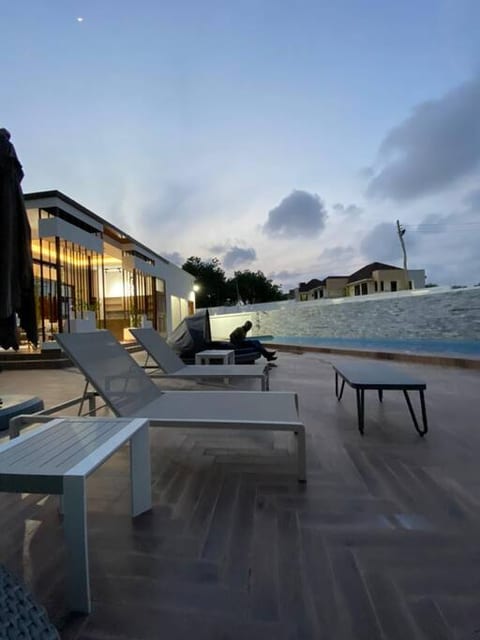 Swimming pool Western View