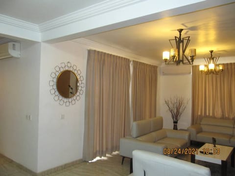 Bertha's Court D-plus Trendy 3 Bedroom Apartment