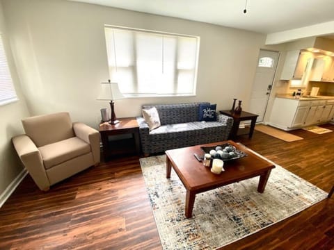 Cheerful 2 Br home with fireplace