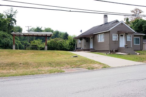 driveway and outdoor picnic table