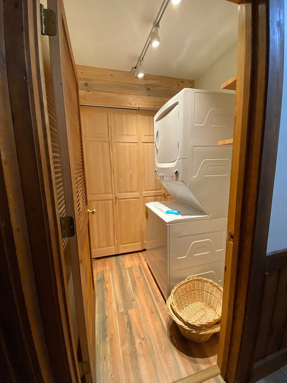 Laundry room Lower level