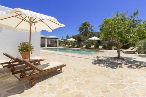 Pool Garden BBQ Chill Out