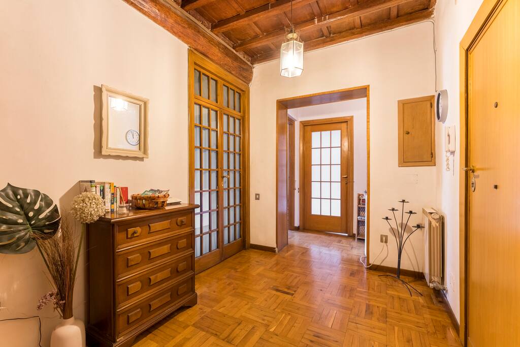 Large and nice room in magic Trastevere - Rome