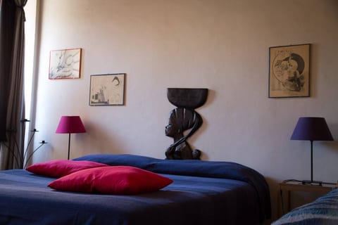 Large and nice room in magic Trastevere