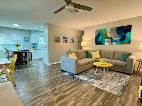 Sunshine Lake Retreat - Walkable to Downtown