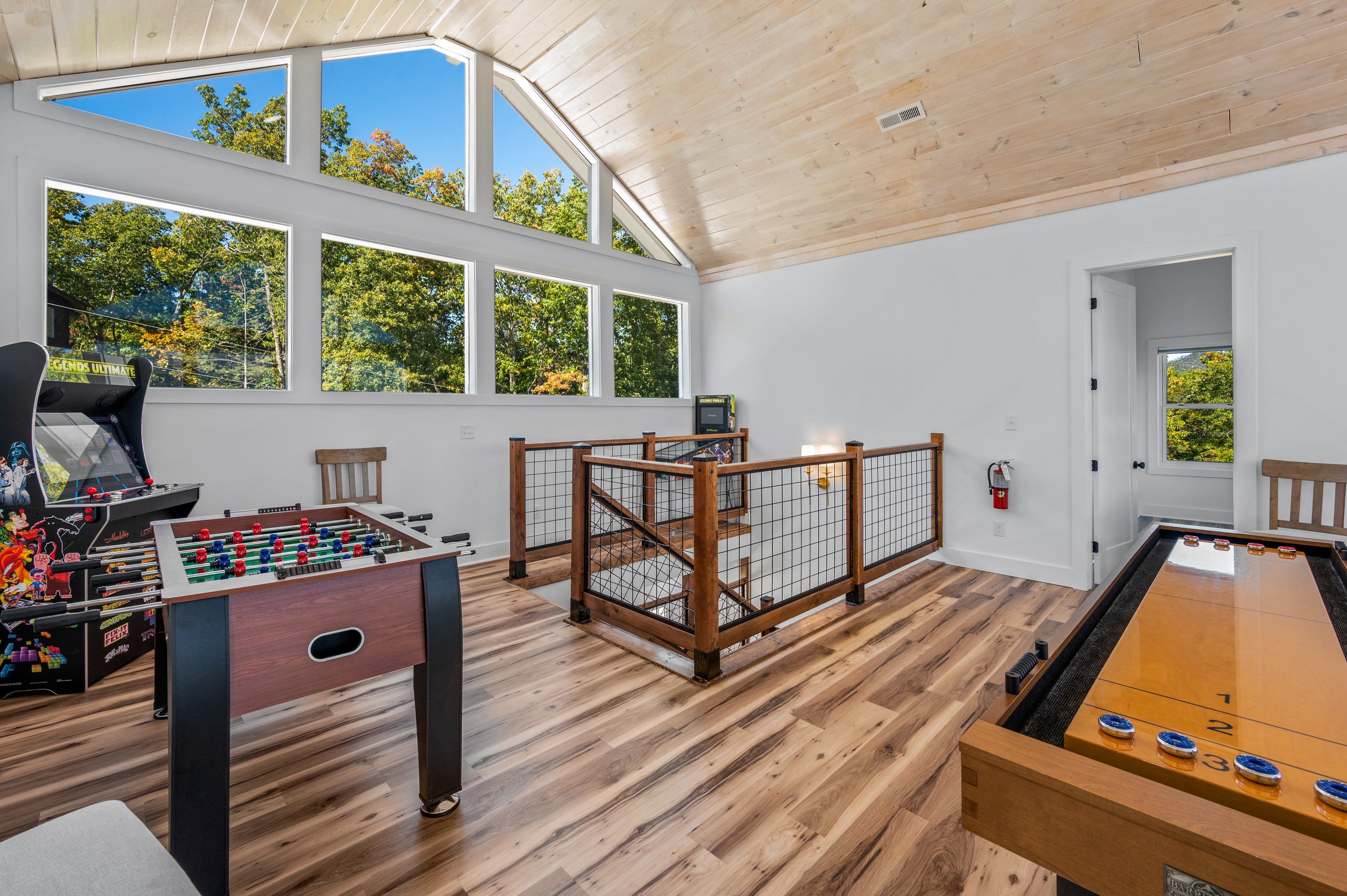 the-white-house-on-shell-mountain/