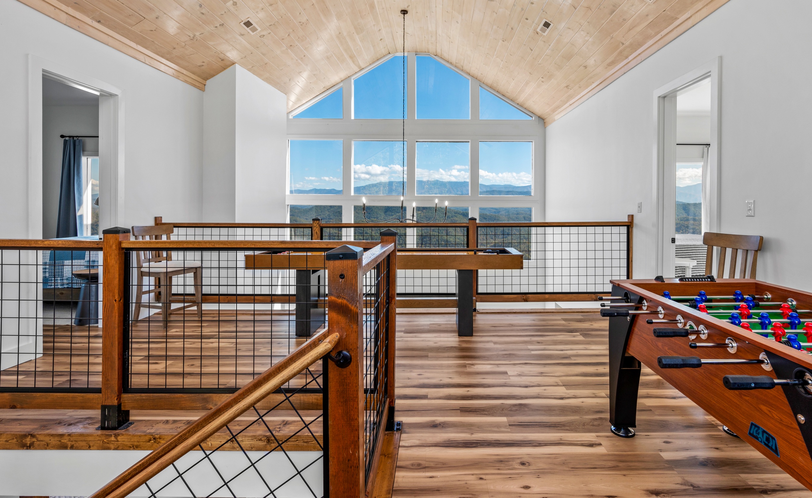 the-white-house-on-shell-mountain/